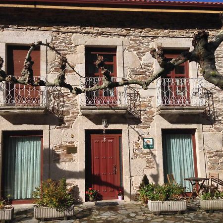 Casa Alpargateiro Guest House Os Peares Bagian luar foto