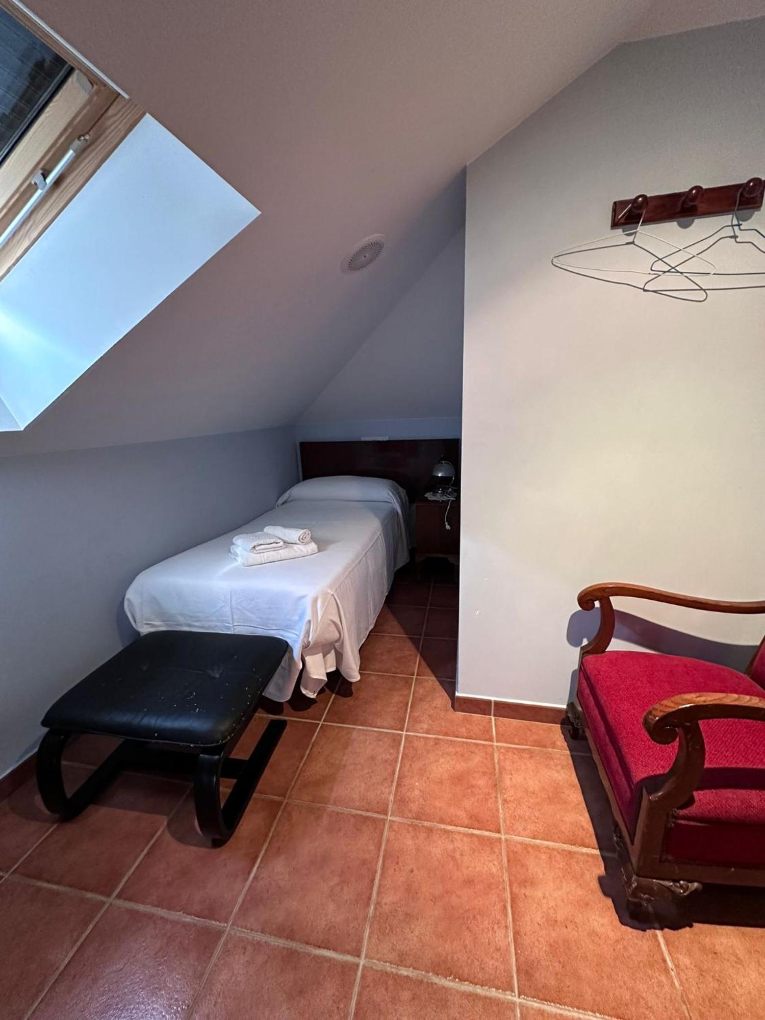 Casa Alpargateiro Guest House Os Peares Bagian luar foto
